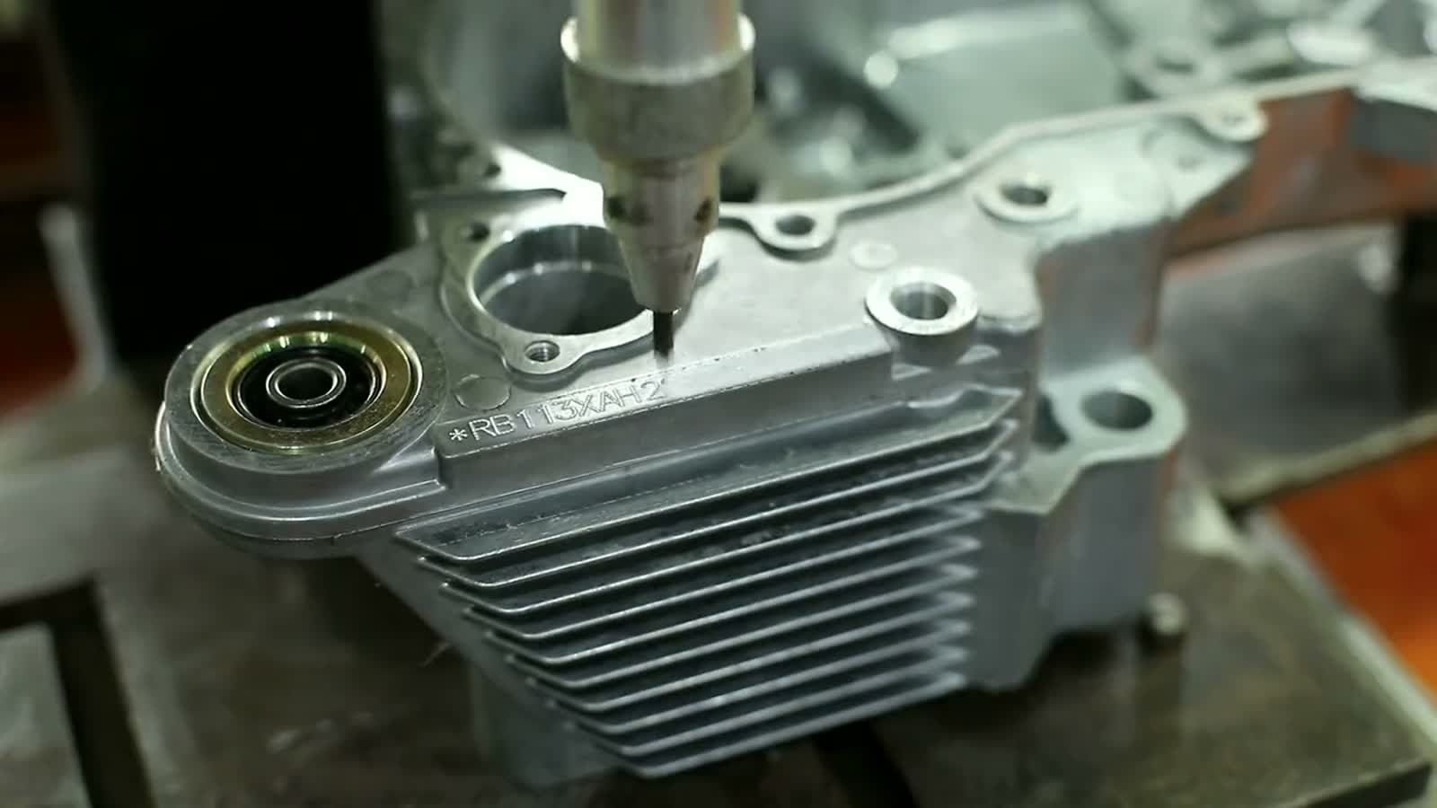 Machining of an engine component